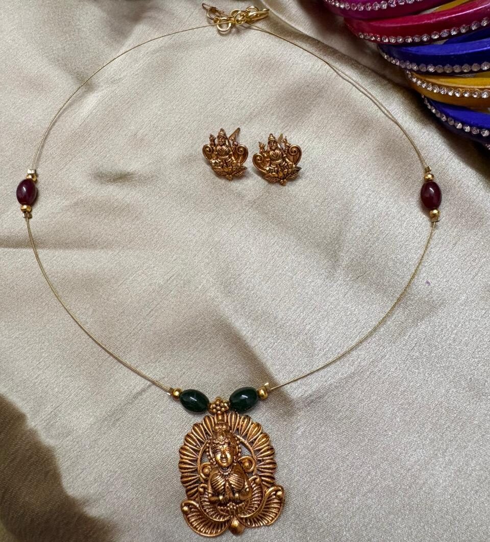 Traditional Lakshmi Invisible Neckpiece Set