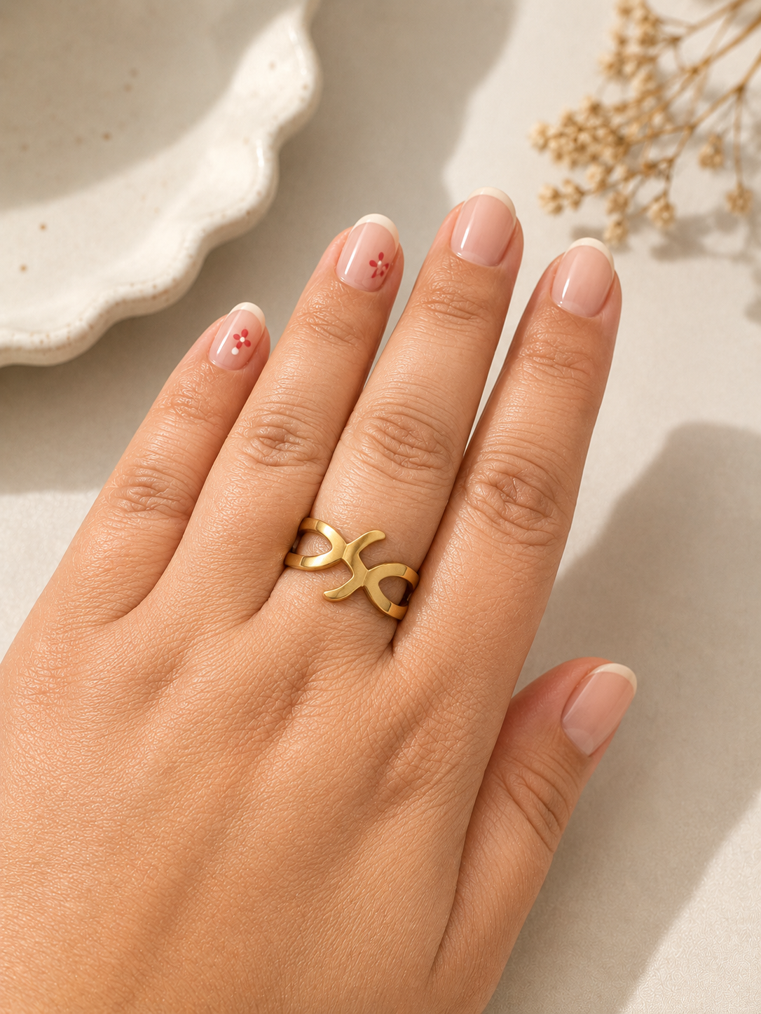 Elegant geometric adjustable gold ring for women with minimalist aesthetic background